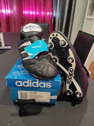 LIQUIDACIONBOTAS FUTBOL ADIDAS QUESTRA CUP de segunda mano por 30 EUR en  O Porriño en WALLAPOP