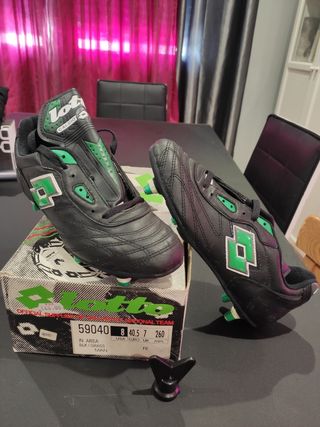 Botas de fútbol talla 40 de segunda mano en O Porriño en WALLAPOP
