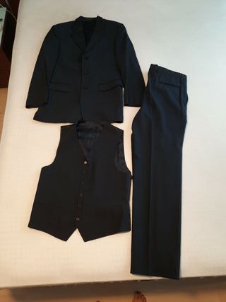 Traje de novio 3 piezas Cortefiel de segunda mano por 30 EUR en Málaga en  WALLAPOP