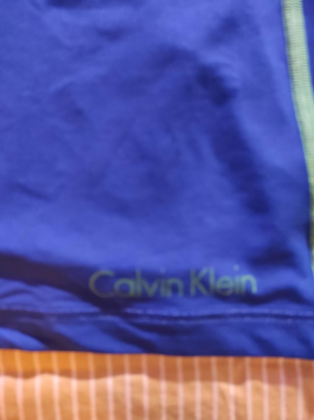 camiseta deporte Calvin Klein, nuevo talla M