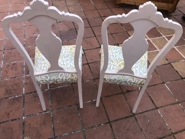 Dos preciosas sillas restauradas, tapizadas