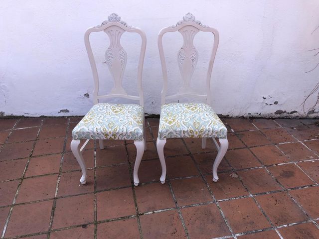 Dos preciosas sillas restauradas, tapizadas