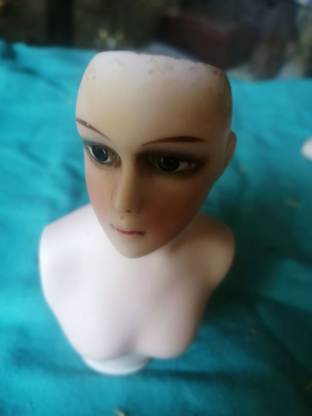 Busto muñeca