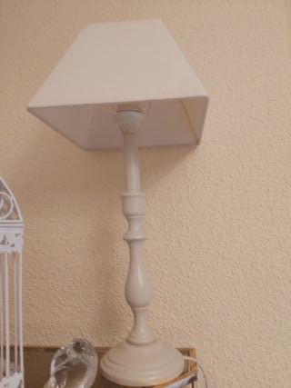 Låmpara sobremesa de segunda mano por 15 € en Madrid en WALLAPOP Lámpara de mesa de segunda mano por 15 € en Madrid en WALLAPOP