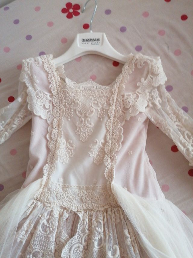 Vestido de cerimônia. Marca M. Rial. O pacote inteiro