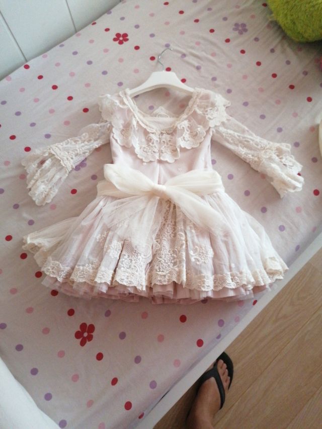 Vestido de cerimônia. Marca M. Rial. O pacote inteiro