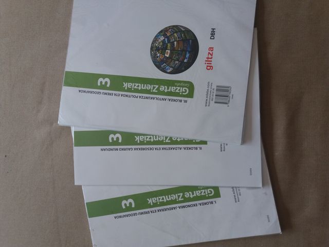 9788483782262 GIZARTE ZIENTZIAK GEO-HIST DBH3