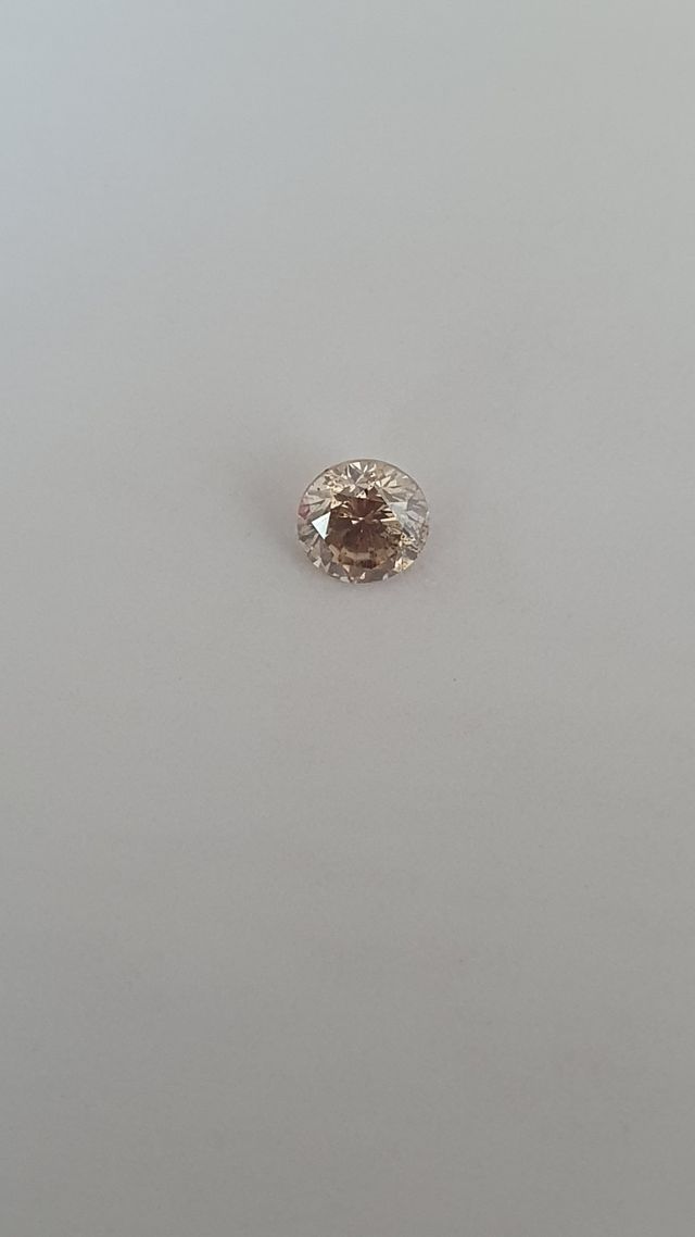 diamante natural color funcy brown