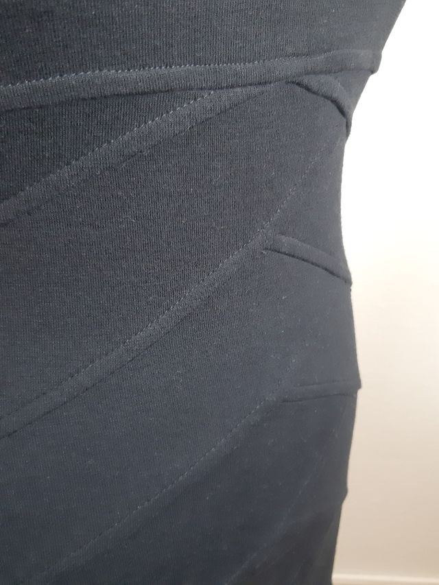 Vestido negro ajustado