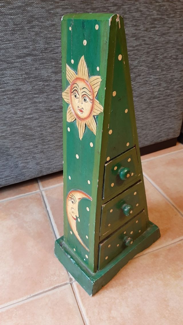 Pirámide cajonera decoración