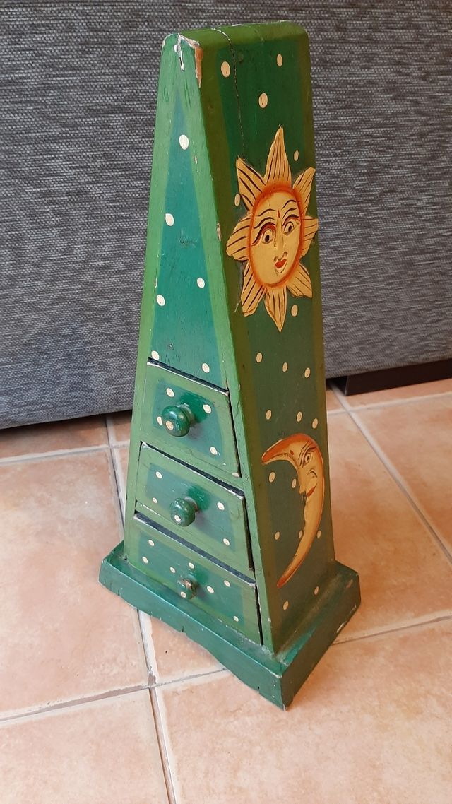 Pirámide cajonera decoración