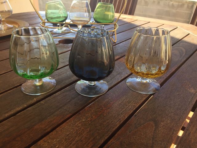 Porta copas y copas de los años 70 u 80.