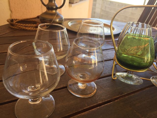 Porta copas y copas de los años 70 u 80.