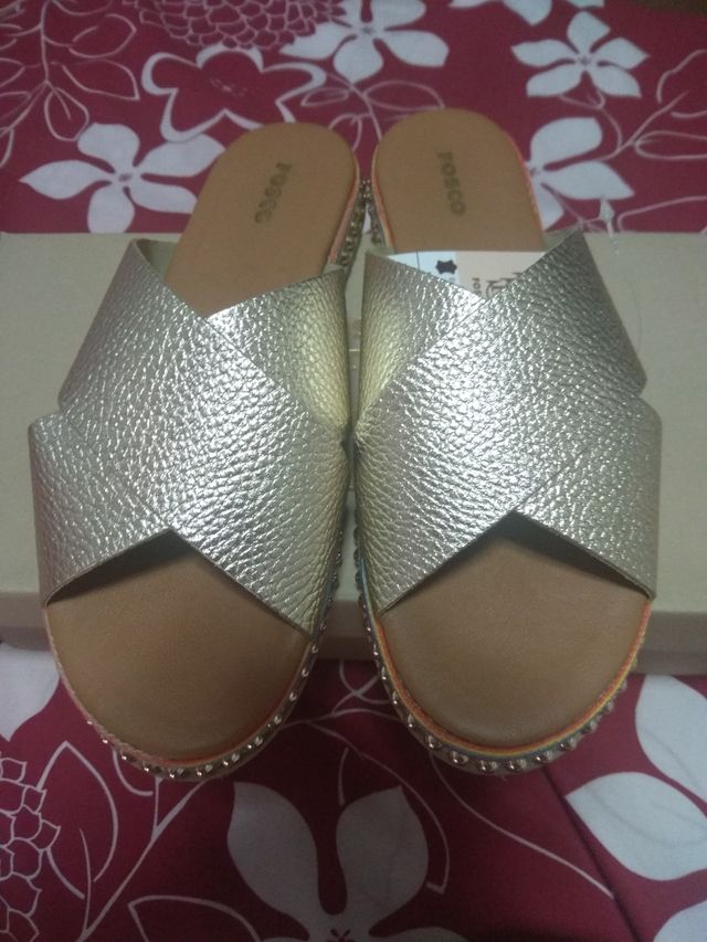 Sandalias Fosco doradas talla 38 nuevas.