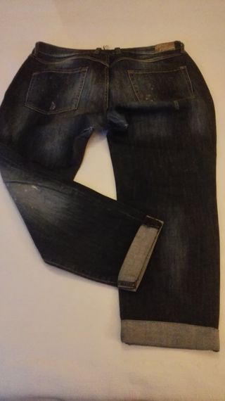 Pantalón vaquero Jeans Boyfriend Mango de segunda mano por 8 EUR en Madrid  en WALLAPOP
