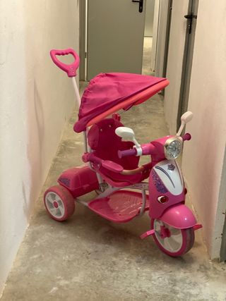 triciclo vespa rosa