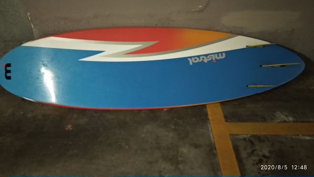 tabla winsurf olas