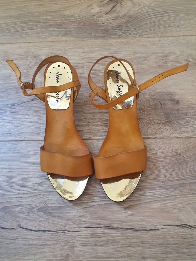 Sandalias piel amarillas