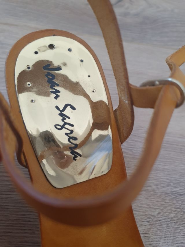 Sandalias piel amarillas