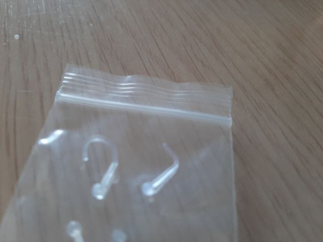 Piercing transparente (nariz)