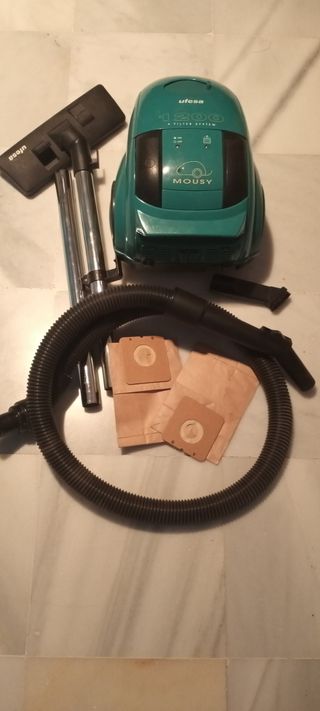 Aspiradora de segunda mano por 35 EUR en Dos Hermanas en WALLAPOP