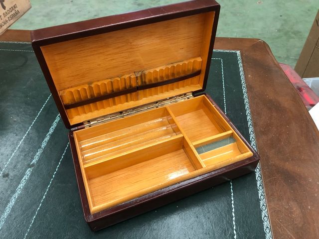 Caja cigarrillos y puros