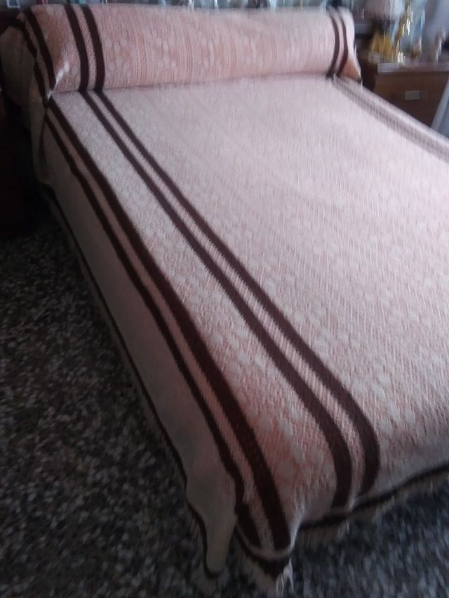 colcha.de.135.cama de matrimonio.Roja