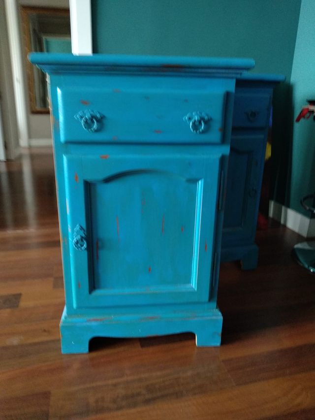 DOS MESITAS RÚSTICAS madera roble.