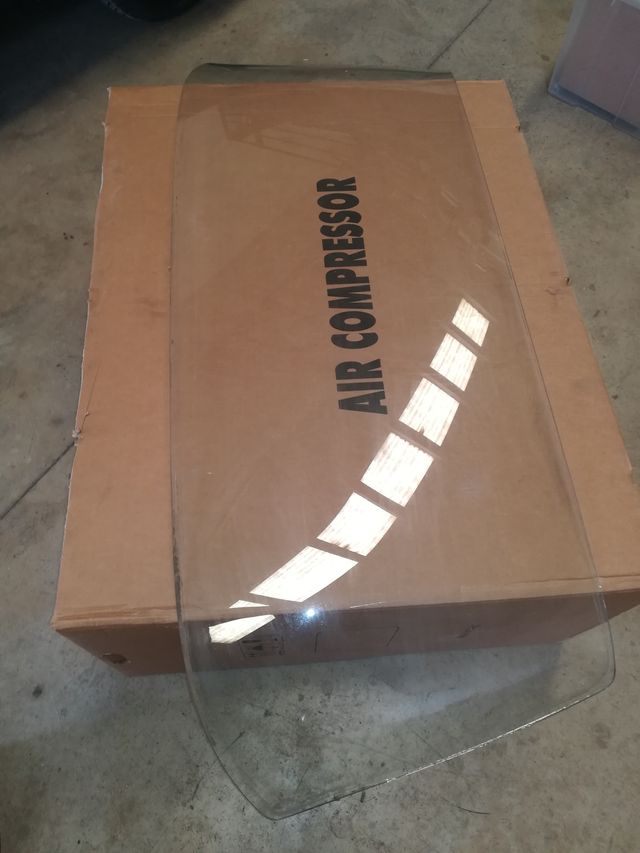 luna CRISTAL  TRASERO MERCEDES BENZ W108 280S