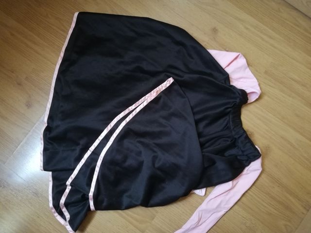 Maillot, medias y falda 6 años