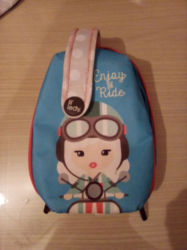 Bolsa de aseo+estuches