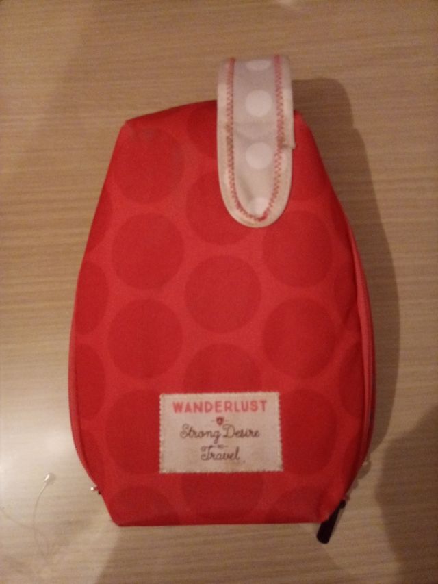 Bolsa de aseo+estuches