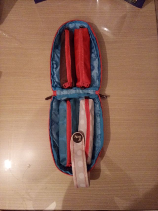 Bolsa de aseo+estuches