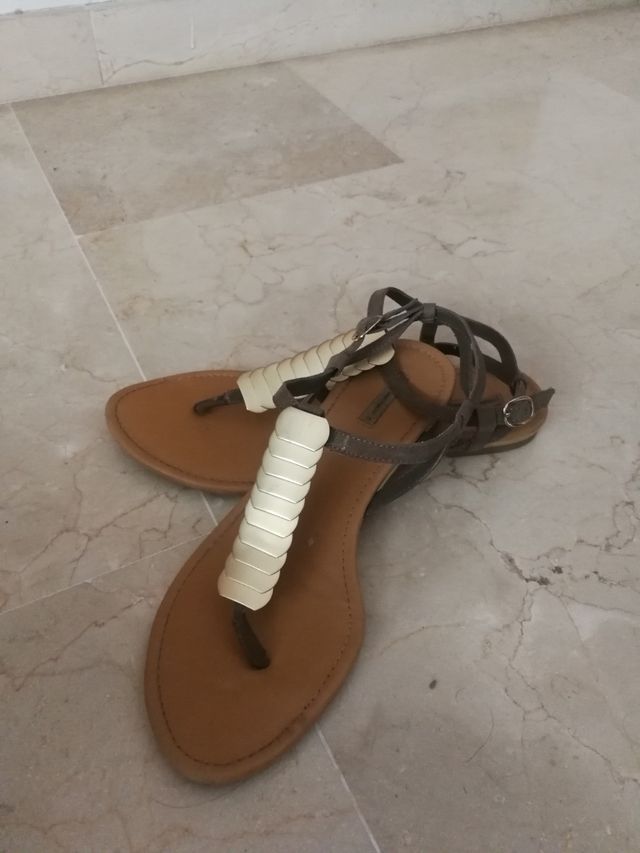 Sandalias chica de Oysho