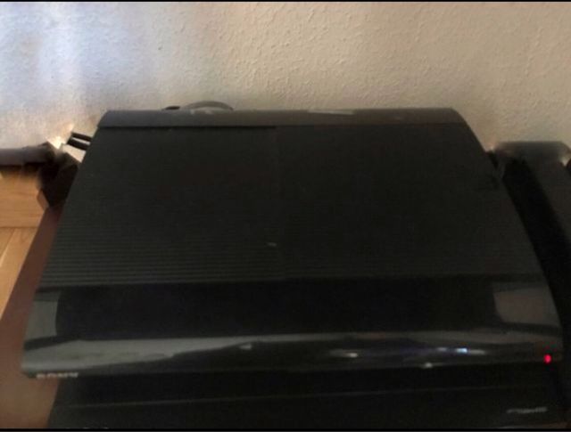 PLAY STATION 3 SLIM Y JUEGOS