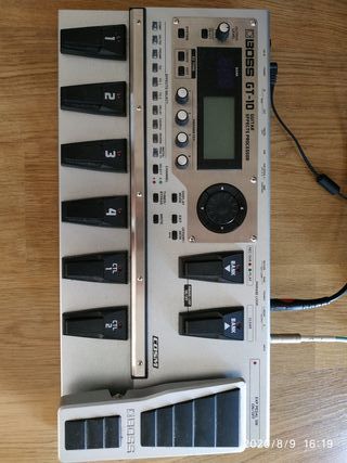 Pedalera Boss GT 10 de segunda mano por 220 EUR en Mairena del Aljarafe en  WALLAPOP
