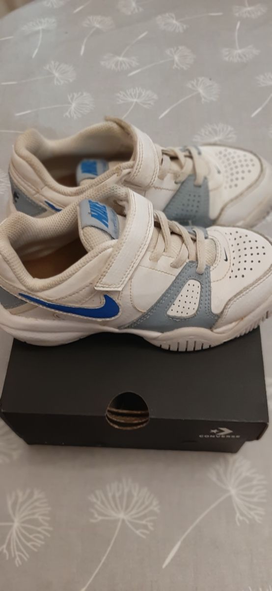 Zapatillas Botas niño Nike talla 30