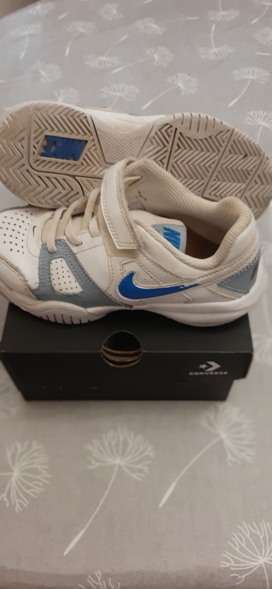 Zapatillas Botas niño Nike talla 30