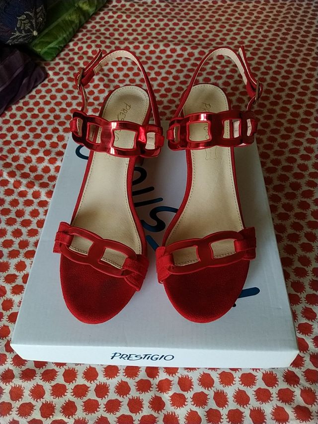 Sandalias charol como nuevas!