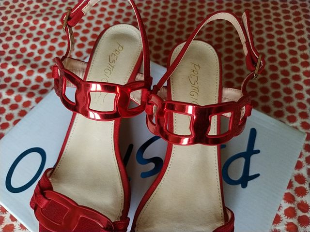 Sandalias charol como nuevas!