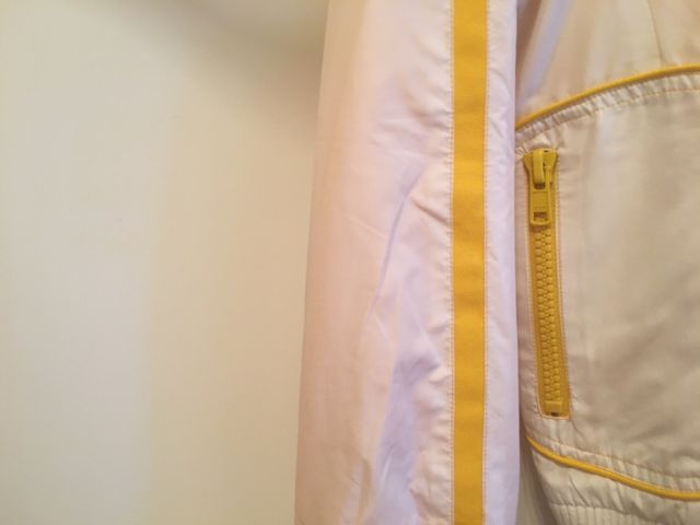 Sudadera blanca de chica, de Pepe Jeans, talla M.