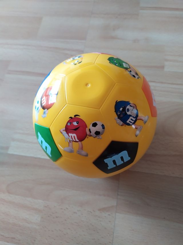 BOLA DE M&M