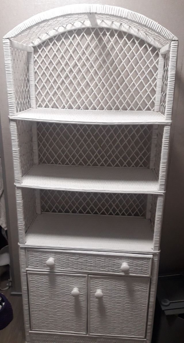 Vendo armario de mimbre de segunda mano por 60 € en El Berron en WALLAPOP