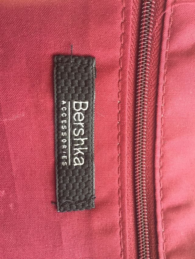 Bolso para ordenador grande de Bershka