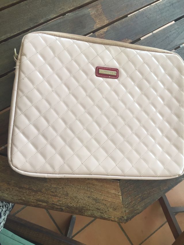 Bolso para ordenador grande de Bershka