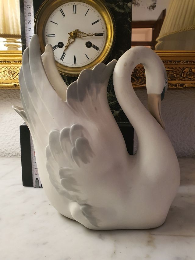 Centrotavola Art Deco in porcellana a forma di cigno