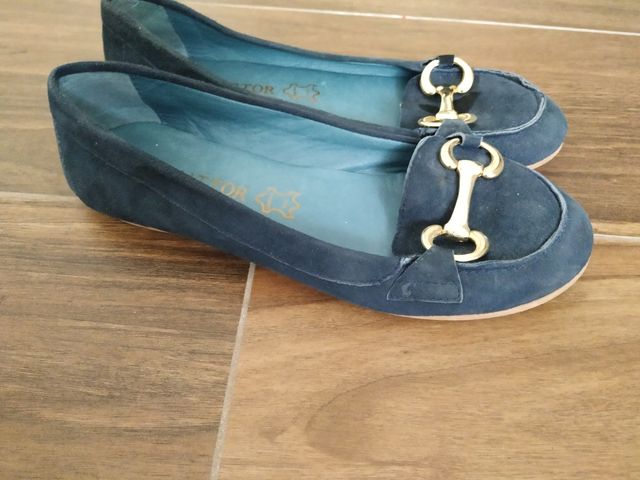 Zapatos mocasines piel azul marino Mattor. 38
