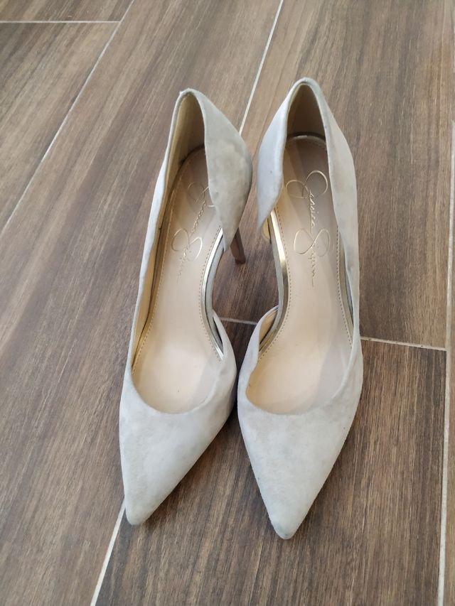 Zapatos de tacón de ante, piel. Color beige. 38