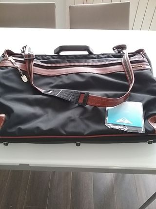 Maleta PORTATRAJES SAMSONITE,ideal para regalo de segunda mano por 30 EUR  en Barakaldo en WALLAPOP