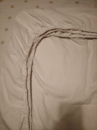 Sábana bajera ajustable 135 de segunda mano por 6 € en Sabana bajera ajustable cama 1,35 de segunda mano por 6 € en